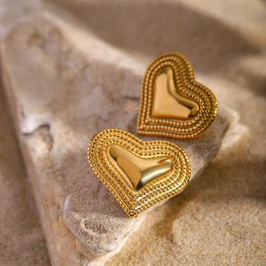 Boucles D'Oreilles En Acier Titane En Forme De Cœur, Perles Rondes En Acier Inoxydable Or  Entourées De Boucles D'Oreilles En Forme De Cœur, À La Mode, Des S Européennes Et Américaines D'Internet h5 Image6