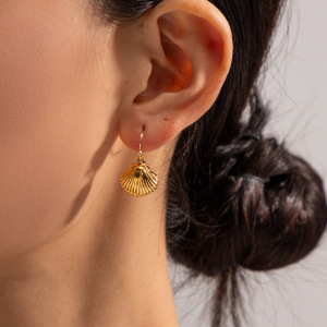 Bijoux Européens Et Américains De Nouvelle Série D'Éléments Marins Pour Femmes, Boucles D'Oreilles Et Colliers En Acier Titane De Luxe Haut De Gamme En Gros h5 Image7