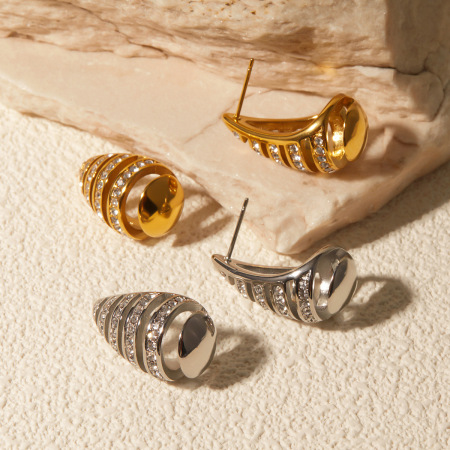 Boucles d'oreilles en acier inoxydable incrustées de diamants, en forme de larme creuse, haut de gamme et uniques, en acier titane. 2