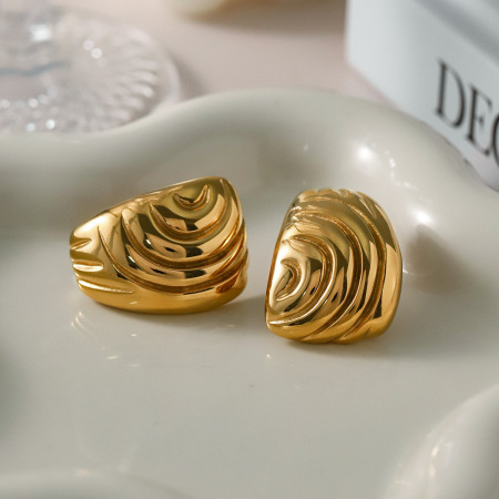 boucles d'oreilles en acier inoxydable de forme irrégulière en or  d', boucles d'oreilles asymétriques en acier titane à gauche et à droite pour femmes