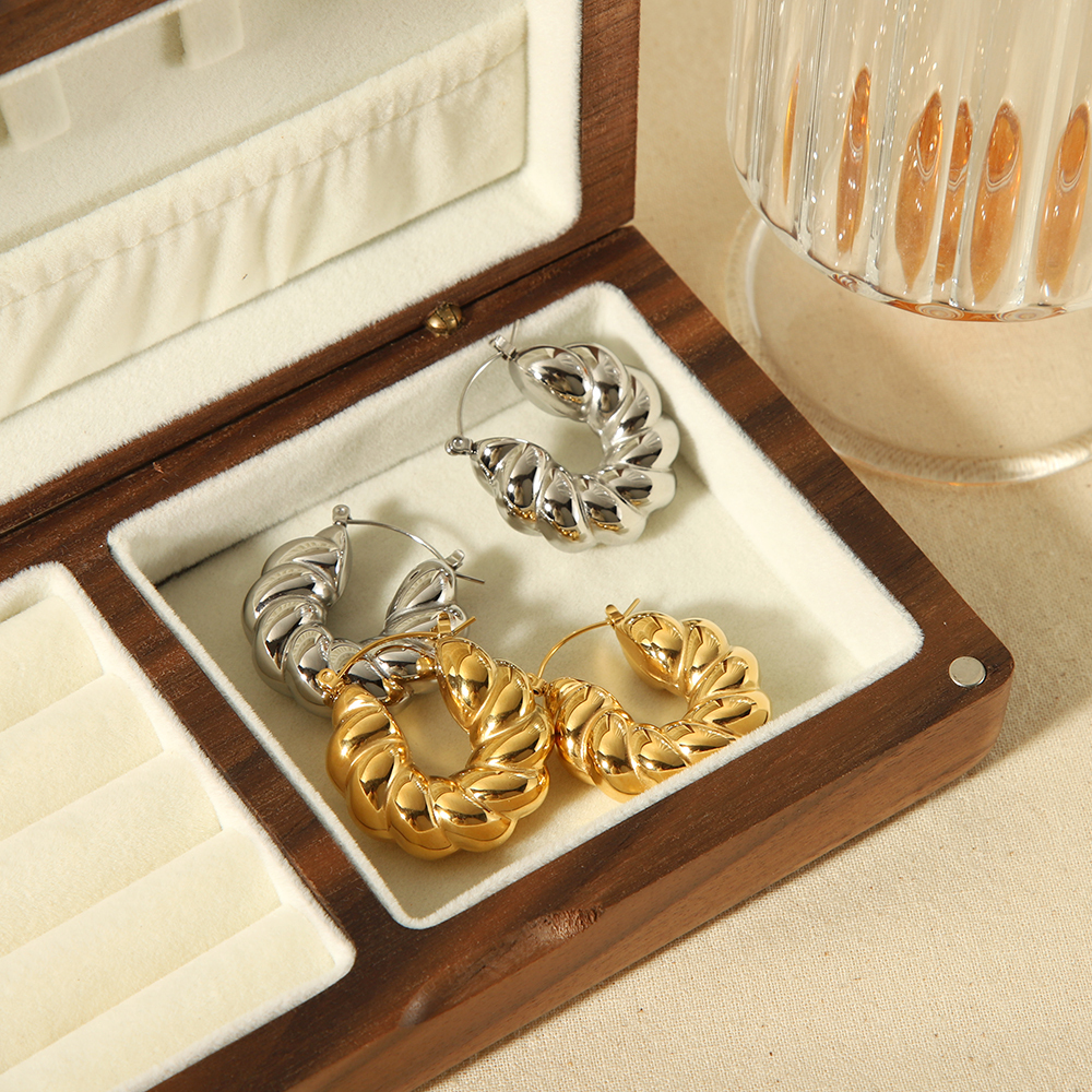 1 Paire De Boucles D'Oreilles Classiques En Acier Inoxydable Plaqué Or  En Forme De U Torsadé Épais Pour Bijoux Pour Femmes À Porter Au Quotidien Image3