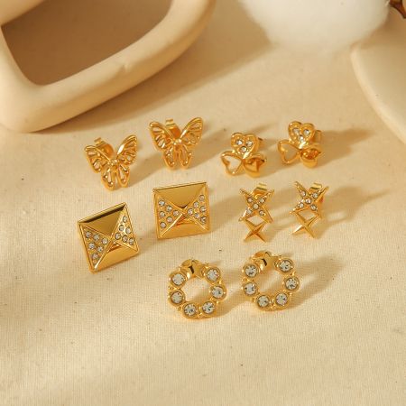 Boucles d'oreilles puces pour femmes en acier inoxydable, forme cœur, couleur or, étanches 2