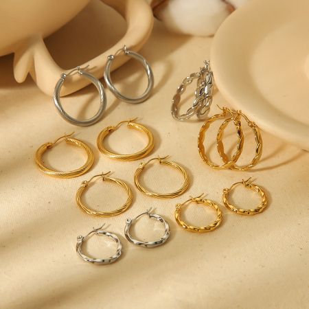 1 paire de boucles d'oreilles torsadées élégantes en acier inoxydable plaqué or , adaptées au port quotidien des femmes 2