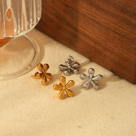1 paire de boucles d'oreilles simples et élégantes en acier inoxydable plaqué or  à cinq pétales, adaptées au port quotidien des femmes