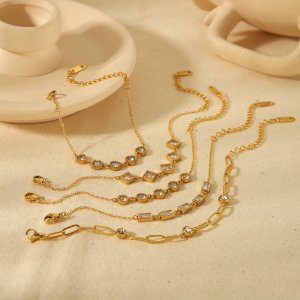 1 Bracelet Simple Et Élégant En Acier Inoxydable Plaqué Or  Avec Diamants En Forme De Cœur Géométrique Carré, Adapté À Un Usage Quotidien Pour Les Femmes h5 Image3