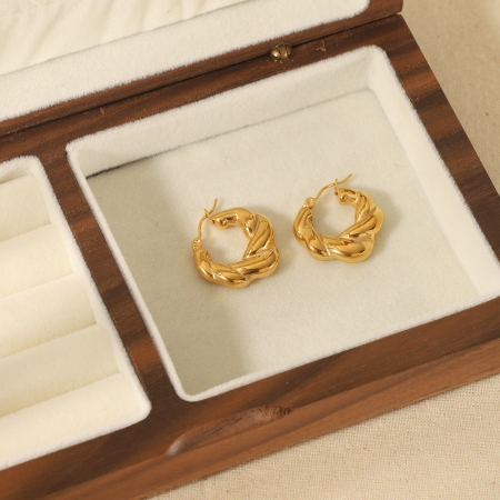 1 paire de boucles d'oreilles géométriques torsadées classiques simples en acier inoxydable plaqué or , boucles d'oreilles moulées, bijoux pour femmes, distribution quotidienne
