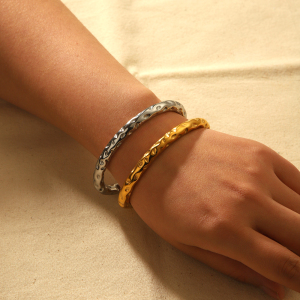 1 Pièce De Bracelet Ouvert En Acier Inoxydable Plaqué Or  De Mode Classique Pour Femmes, Bijoux À Porter Au Quotidien h5 Image3