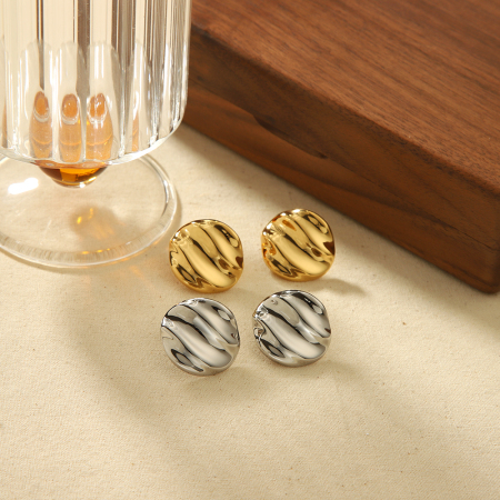 1 paire de boucles d'oreilles classiques en acier inoxydable plaqué or  à texture géométrique ronde et ridée pour bijoux pour femmes à porter au quotidien 2