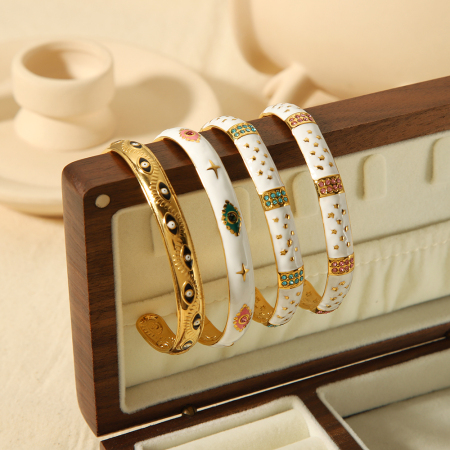 1 pièce de bracelet ouvert élégant et à la mode en acier inoxydable plaqué or  avec zircon incrusté d'huile de goutte de couleur pour bijoux pour femmes à porter au quotidien