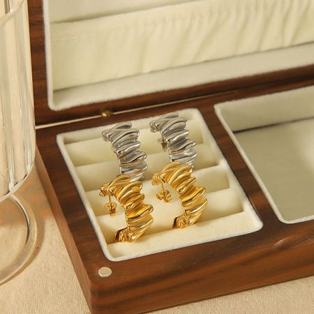 1 paire de boucles d'oreilles à tige en acier inoxydable plaqué or  pour femme, série simple, couleur unie 2