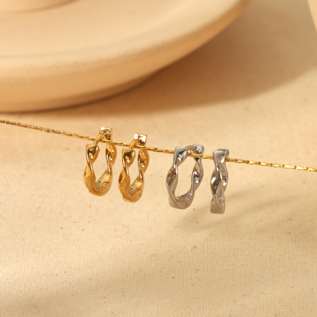 1 paire de boucles d'oreilles créoles torsadées exquises et simples en acier inoxydable plaqué or  pour bijoux pour femmes à porter au quotidien