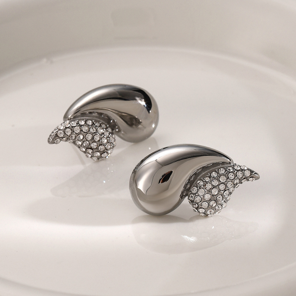 Les Nouvelles Boucles D'Oreilles En Acier Inoxydable /Diamant En Forme De Larme À Double Couche En Europe Et Aux États-Unis Pour L'  Sont Divisées En Côtés Gauche Et Droit Image4