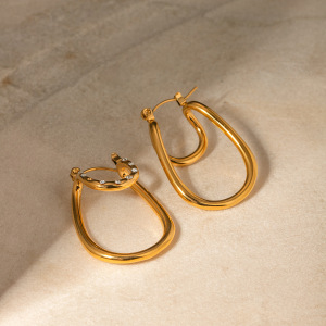 Boucles D'Oreilles Créoles Double Couche En Acier Inoxydable Doré Et Strass Blancs, Style Transfrontalier, Alliant Légèreté Et Luxe Haut De Gamme. h5 Image4