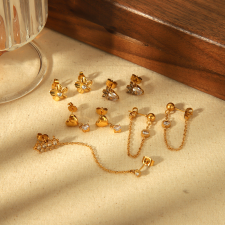 1 paire de boucles d'oreilles exquises et à la mode en acier inoxydable plaqué or  en forme de cœur pour femmes à porter au quotidien