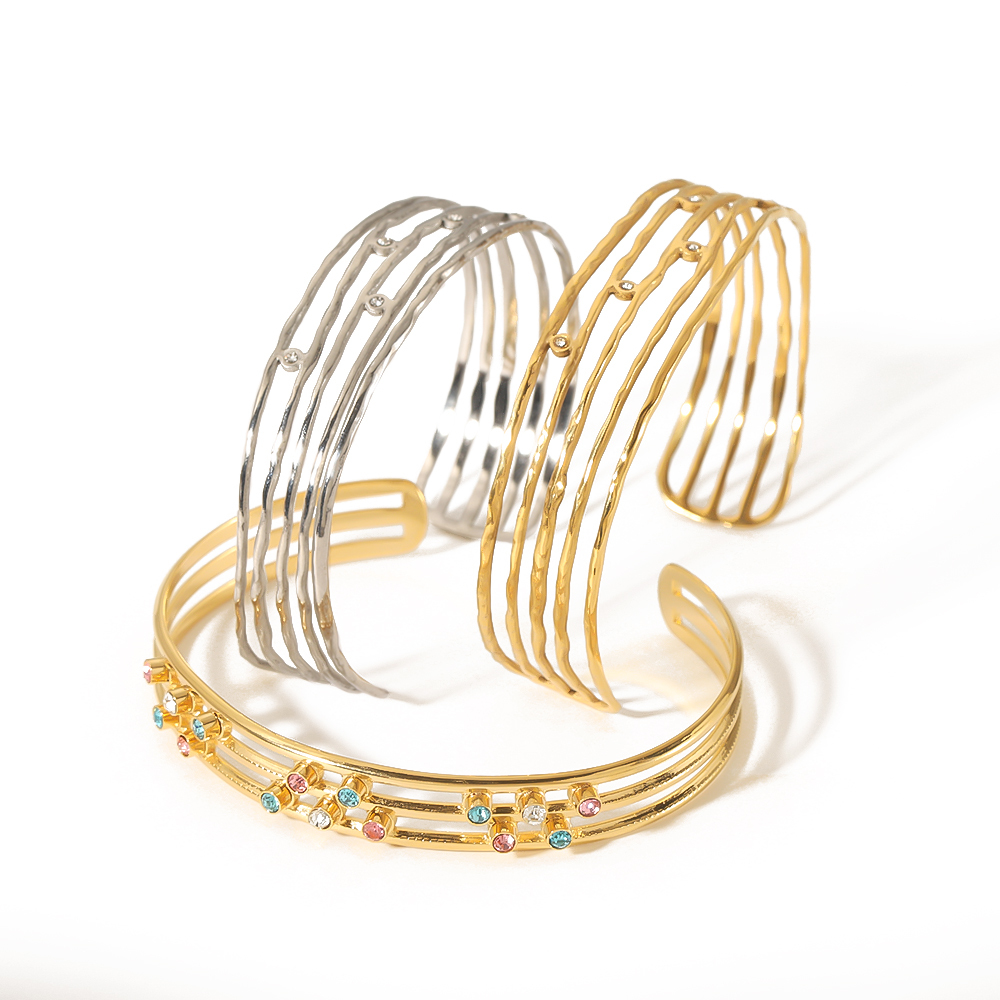 1 Paire De Bracelets Ouverts Multi-Lignes Creux En Acier Inoxydable Plaqué Or , Classiques Et Tendance, Avec Zircons Image7