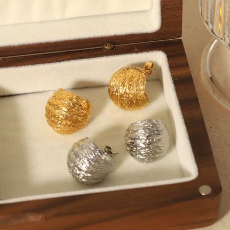 1 paire de boucles d'oreilles sphériques à texture géométrique irrégulière en acier inoxydable plaqué or  créatives et à la mode pour bijoux pour femmes à porter au quotidien 2