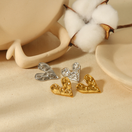 1 paire de boucles d'oreilles classiques en acier inoxydable plaqué or  en forme de cœur martelé géométrique pour femmes à porter au quotidien 2