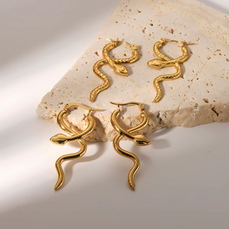 1 paire de boucles d'oreilles serpent lisses en acier inoxydable plaqué or  personnalisées pour un usage quotidien pour les femmes