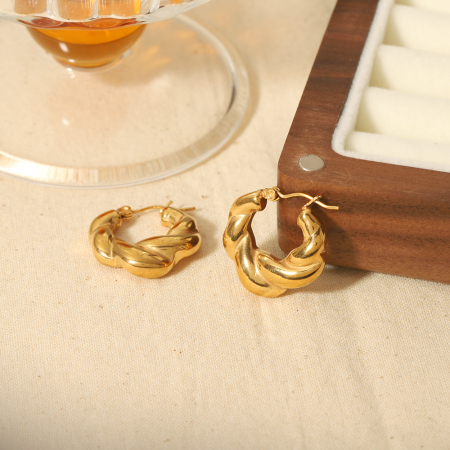 1 paire de boucles d'oreilles géométriques torsadées classiques simples en acier inoxydable plaqué or , boucles d'oreilles moulées, bijoux pour femmes, distribution quotidienne 2