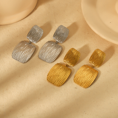 1 paire de boucles d'oreilles pendantes carrées géométriques à texture rayée en acier inoxydable plaqué or  à personnalité exagérée, adaptées au port quotidien des femmes 2