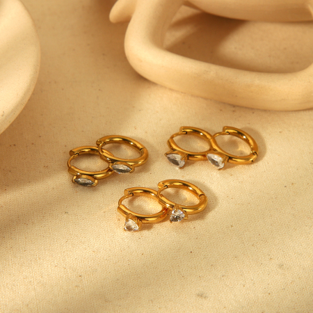 1 paire de boucles d'oreilles simples et tendance en acier inoxydable plaqué or  avec zircon en forme de goutte d'eau pour femme à porter au quotidien 2