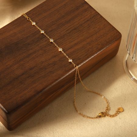 1 pièce de bracelet simple et à la mode en acier inoxydable plaqué or  avec zircon pour femme à porter au quotidien