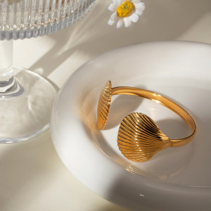 Bracelet Ouvert Simple En Acier Inoxydable , Style Européen Et Américain, Style Ins, Tempérament D', Petit Pétoncle,  Pour Femmes h5 Image4