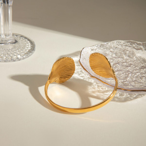 Bracelet Ouvert Simple En Acier Inoxydable , Style Européen Et Américain, Style Ins, Tempérament D', Petit Pétoncle,  Pour Femmes h5 Image3