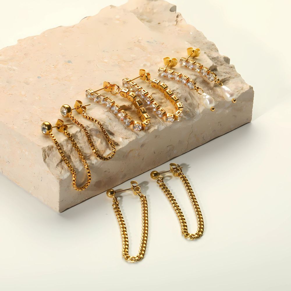Une Paire De Boucles D'Oreilles Exquises Et Tendance En Acier Inoxydable Plaqué Or, Ornées De Perles Et De Diamants, À Porter Au Quotidien. Image4