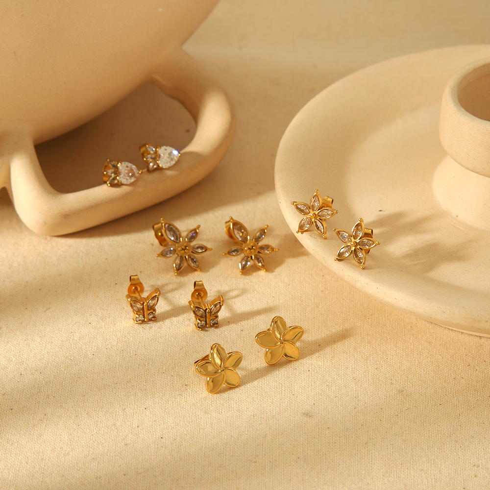 Boucles D'Oreilles Puces Pour Femmes En Acier Inoxydable, Couleur Or, En Forme De Fleur Délicate. Image3