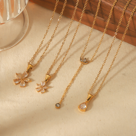 1 pièce de collier pendentif fleur en diamant géométrique en acier inoxydable plaqué or  exquis et à la mode pour bijoux pour femmes à porter au quotidien 2