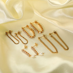 Une Paire De Boucles D'Oreilles Exquises Et Tendance En Acier Inoxydable Plaqué Or, Ornées De Perles Et De Diamants, À Porter Au Quotidien. h5 Image3