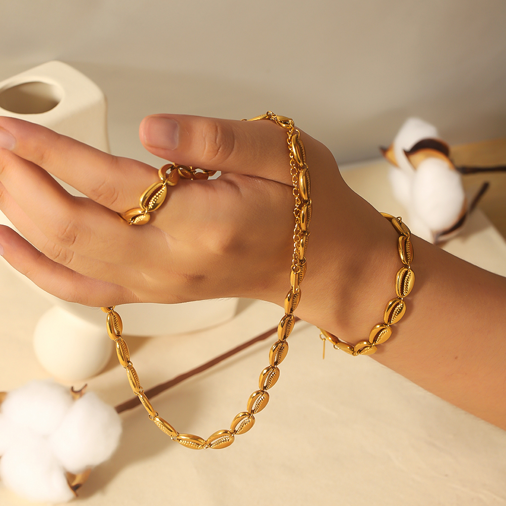 Collier Chaîne Coquillage Géométrique En Acier Inoxydable Plaqué Or , Bijou Classique De Haute Qualité Pour Femme, À Porter Au Quotidien Image3