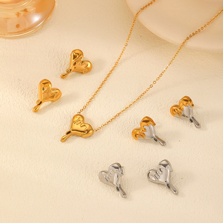 1 paire de boucles d'oreilles puces classiques en forme de cœur, en acier inoxydable étanche, pour femmes, de la collection Simple Series.
