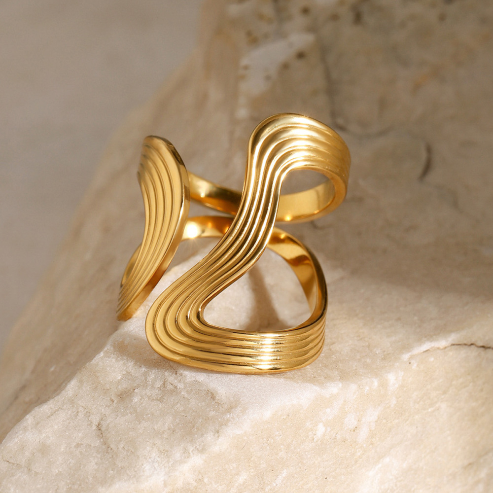Bague Ouverte En Acier Inoxydable Transfrontalier En Or , Bague En Acier Titane Irrégulière De  De La Mode Sud-Américaine Image5