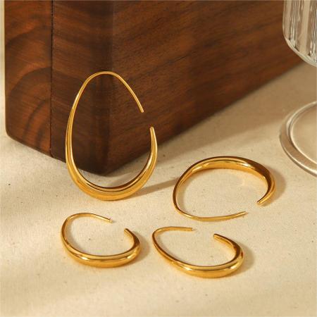 1 paire de boucles d'oreilles créoles classiques géométriques simples en acier inoxydable plaqué or pour femme