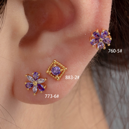 Boucles d'oreilles piercing femme Simple Series Simple Flower en acier titane sans placage, ornées de zircon.