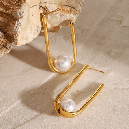 Boucles d'oreilles pendantes pour femme, style décontracté, en acier inoxydable plaqué or, avec perles artificielles et motif lettre (1 paire).