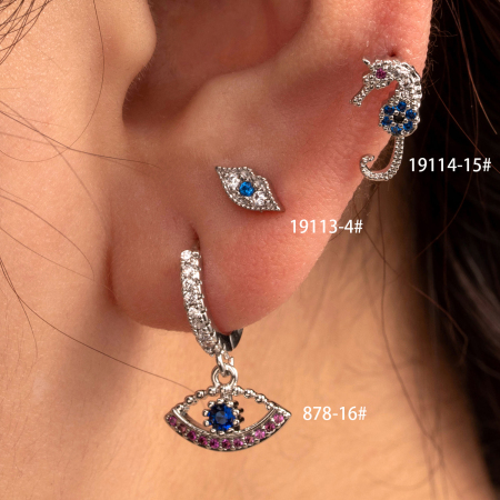 Boucles d'oreilles piercing femme Simple Series Classic Animal en acier titane sans placage, ornées de zircon.