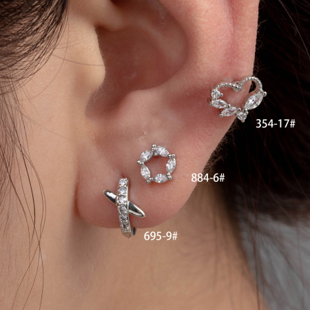 Boucles d'oreilles piercing pour femme, 1 pièce, série Simple Heart, en acier titane sans placage, avec zircon.