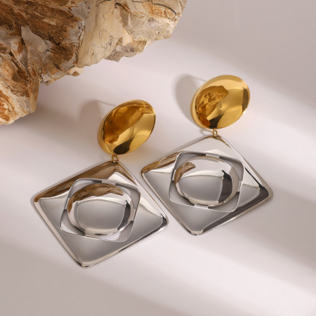 1 paire de boucles d'oreilles pendantes carrées en acier inoxydable, étanches, de couleurs assorties