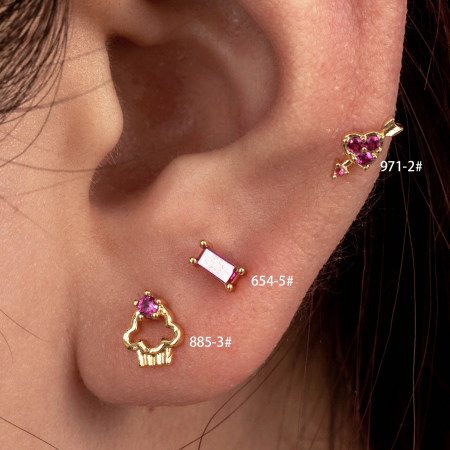 Boucles d'oreilles piercing pour femme, 1 pièce, série Simple Heart, en acier titane sans placage, avec zircon.