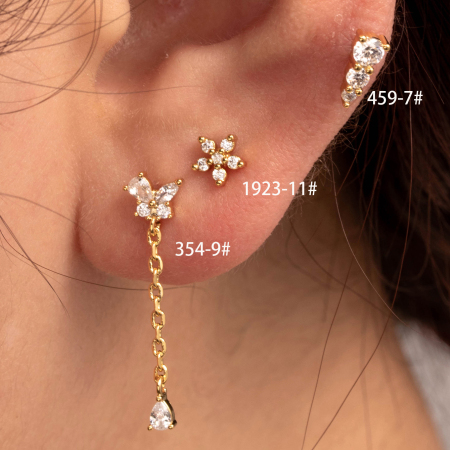 Boucles d'oreilles piercing femme Simple Series Simple Flower en acier titane sans placage, ornées de zircon.