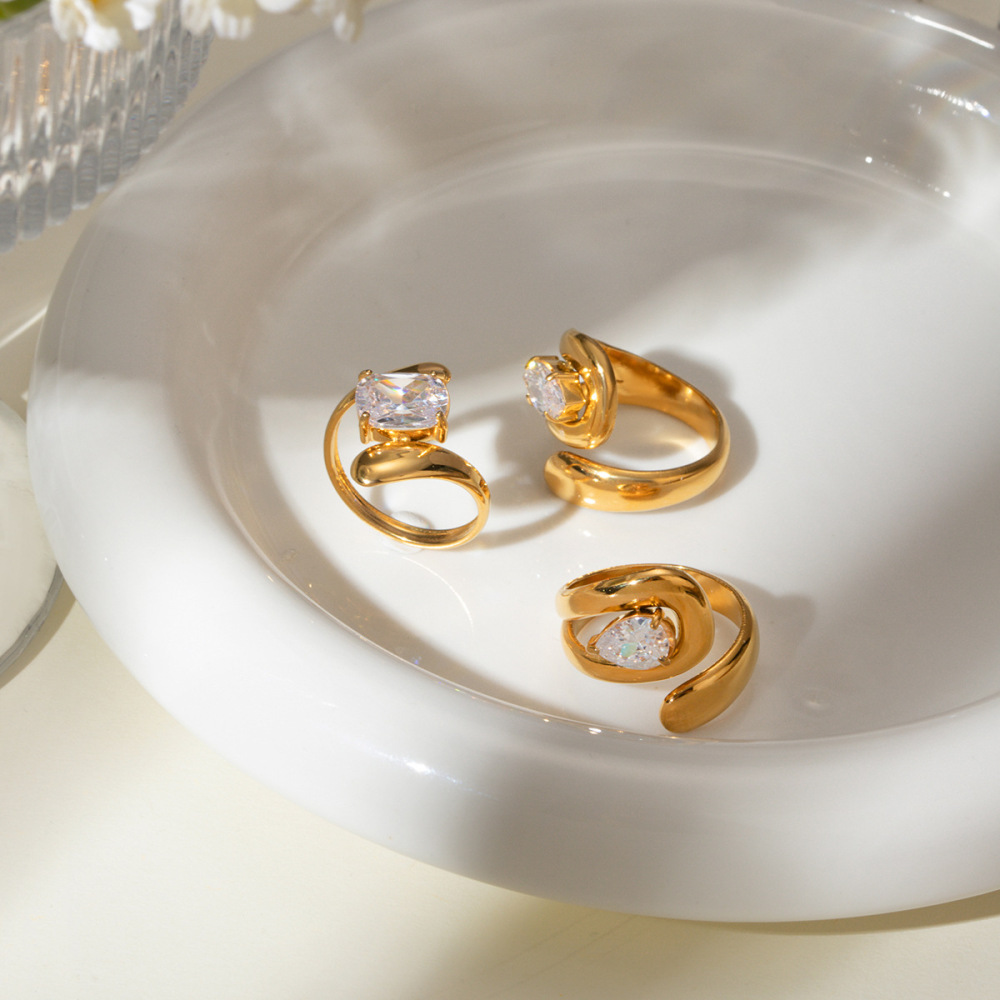 Bague Simple Pour Femme, Collection De Luxe, En Acier Inoxydable Doré, Imperméable, Ornée De Strass, De Forme Irrégulière. Image3