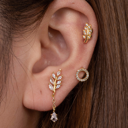Boucles d'oreilles piercing femme Simple Series Classic Geometric en acier titane sans placage, ornées de zircon