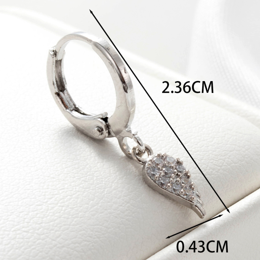 Boucles D'Oreilles Piercing Femme Simple Series Daily Geometric En Cuivre Sans Placage, Ornées De Zircon. Image5