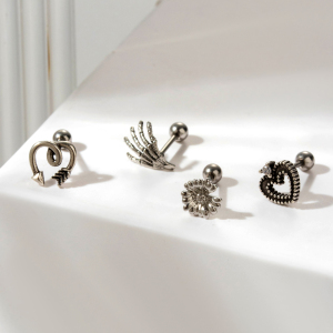 Boucles D'Oreilles Piercing Femme Simple Series Classic Heart En Acier Titane Sans Placage, Ornées De Zircon. h5 Image3
