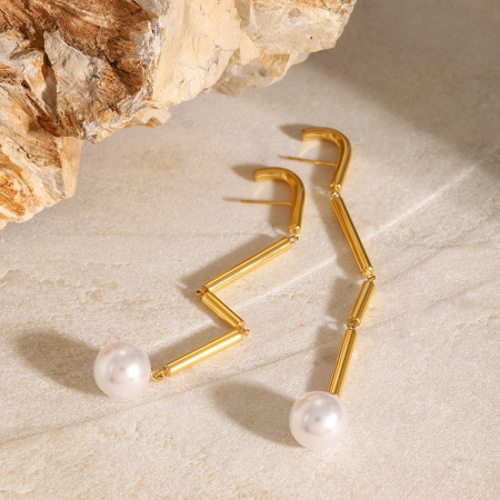 1 paire de boucles d'oreilles pendantes pour femme, en acier inoxydable plaqué or, avec perles artificielles, collection classique.