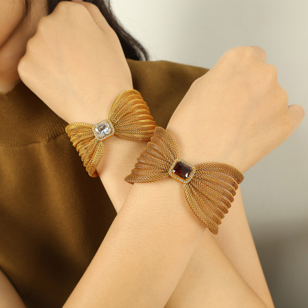 Bracelet Rétro En Acier Inoxydable Plaqué Or  Avec Nœud Papillon Et Zircon Pour Femme, Série Classique, 1 Pièce