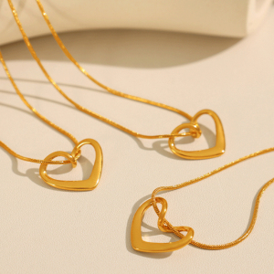 Collier Avec Pendentif En Forme De Cœur Simple En Acier Inoxydable Plaqué Or  Pour Femme, 1 Pièce h5 Image6